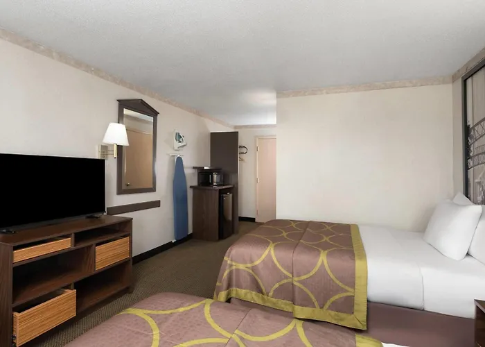 Hotel Super 8 By Wyndham 2*
