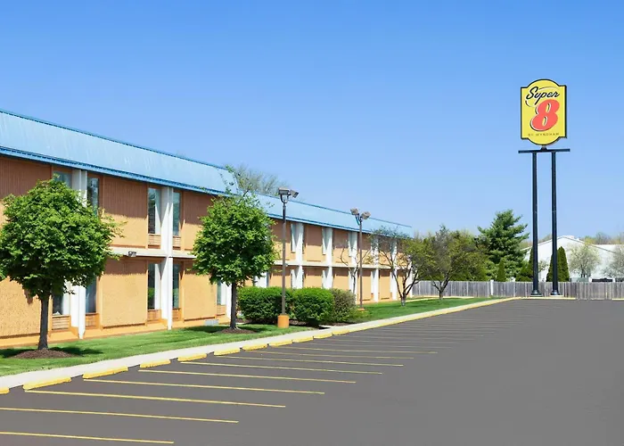 Super 8 By Wyndham Hotel