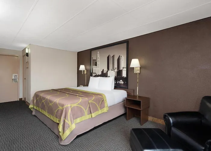 Super 8 By Wyndham Hotel 2*