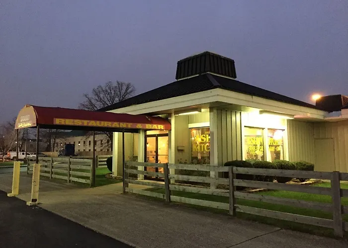 Super 8 By Wyndham 2* Columbus