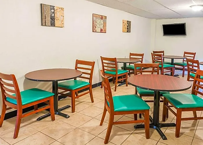 Super 8 By Wyndham 2* Columbus