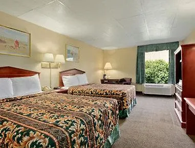 Super 8 By Wyndham Hotel